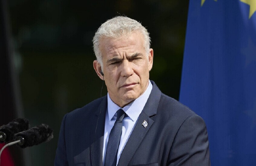 "تكويعة" قاسية من زعيم المعارضة الإسرائيلية لابيد بعد ساعة من الهجوم على قطر