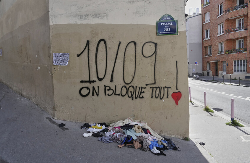 حركة "لنغلق كل شيء" تخطط لمظاهرات جماهيرية في فرنسا يوم الأربعاء