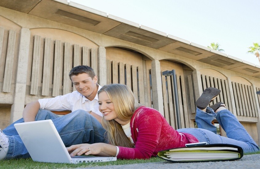 ليس فقط ملامح الوجه.. أسرار أخرى تجعل الشخص جذابا