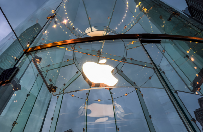 تحديثات جديدة من آبل.. AirPods بميزة الترجمة الفورية و