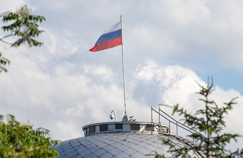 القائم بالأعمال الروسي في وارسو يكشف الجهة التي دخلت منها المسيرات أجواء بولندا