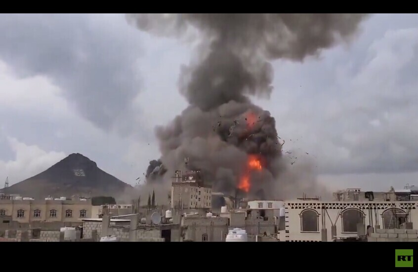 اليمن.. انفجارات عنيفة تهز صنعاء وإسرائيل تعلن استهداف جهاز الدعاية الحوثي ومعسكرات للجماعة (فيديو)