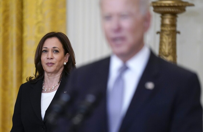 "107 أيام يفضح المستور".. كامالا هاريس تنتقد إدارة بايدن وتكشف كيفية ترشحه لسباق الرئاسة عام 2024