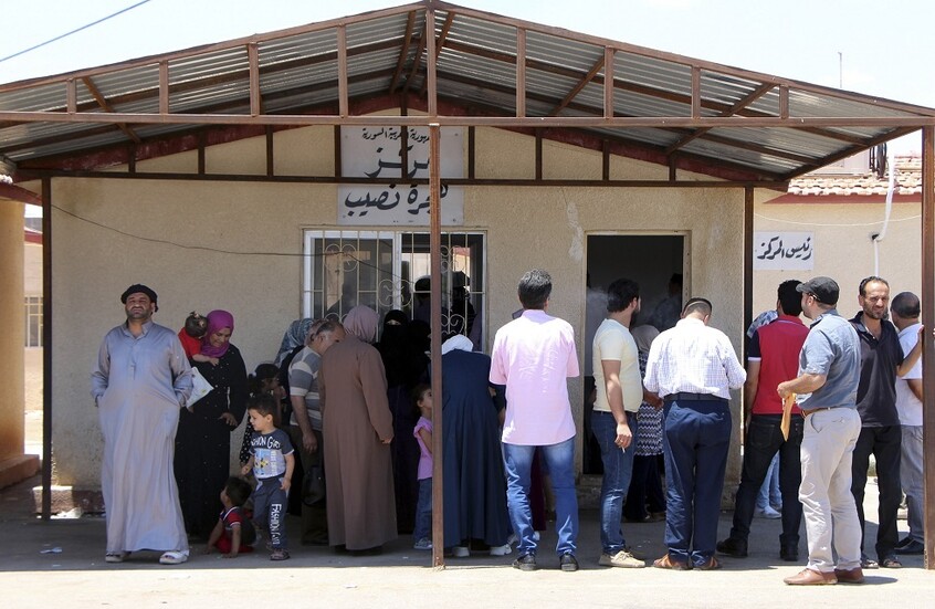 رفع القدرة الاستيعابية لمعبر نصيب الحدودي بين سوريا والأردن إلى 40 ألف مسافر يوميا