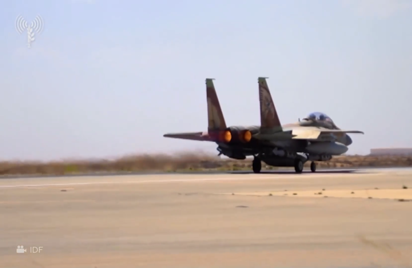 مشاهد لمقاتلات إسرائيلية تقلع لشن غارات على اليمن