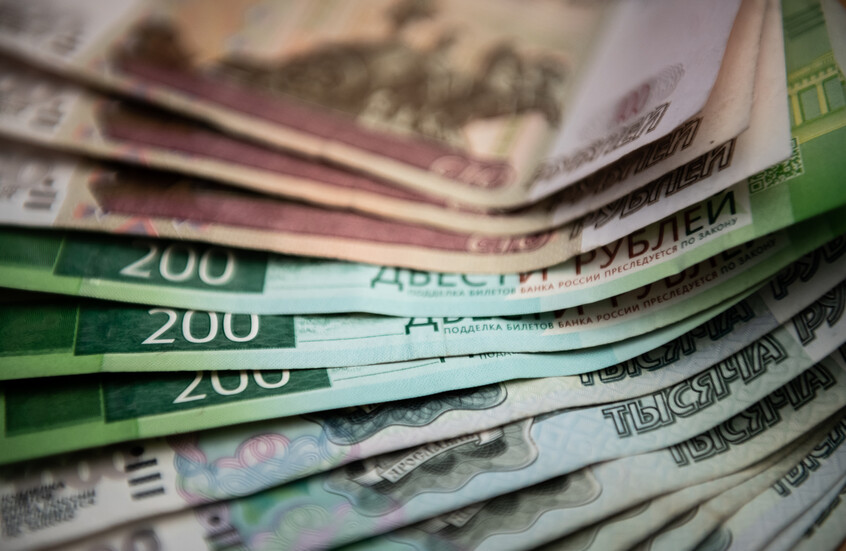 روسيا.. اليورو يتجاوز حاجز 100 روبل للمرة الأولى منذ فبراير الماضي