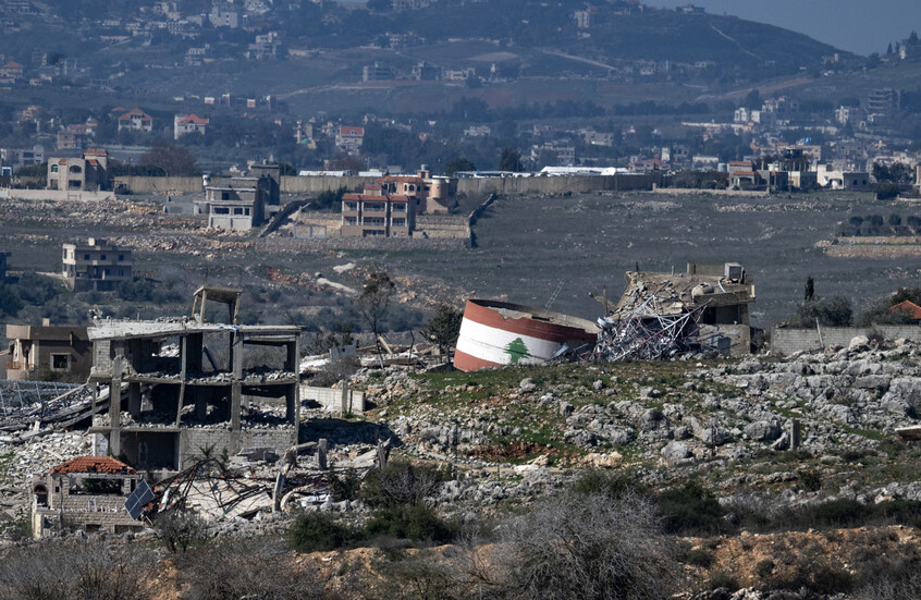 أفيخاي أدرعي يتجول في جنوب لبنان ونواف سلام يعلق (صور)