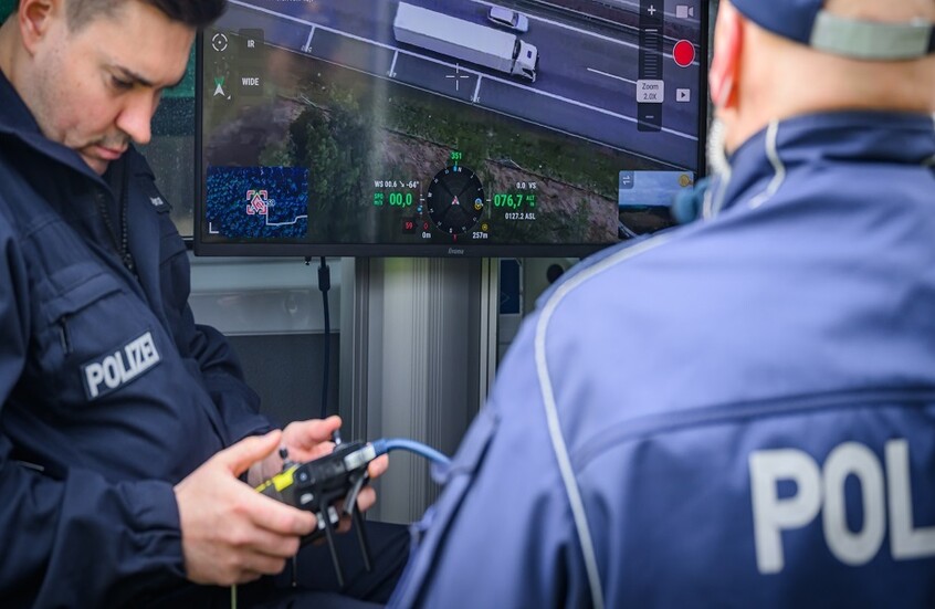 خبير أمريكي يشير إلى الجهة التي أثارت قضية اختراق المسيرات حدود بولندا