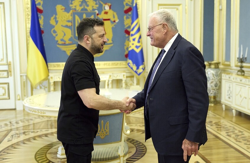 زيلينسكي يعرض على كيلوغ شقة في كييف وجنسية أوكرانية