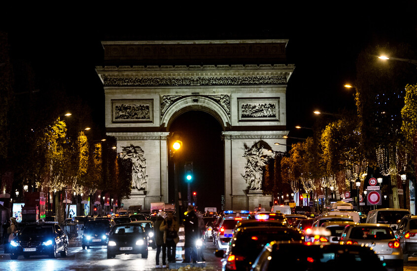 السفارة الروسية بباريس: إرسال فرنسا مقاتلات إلى بولندا لن يخفف التوتر