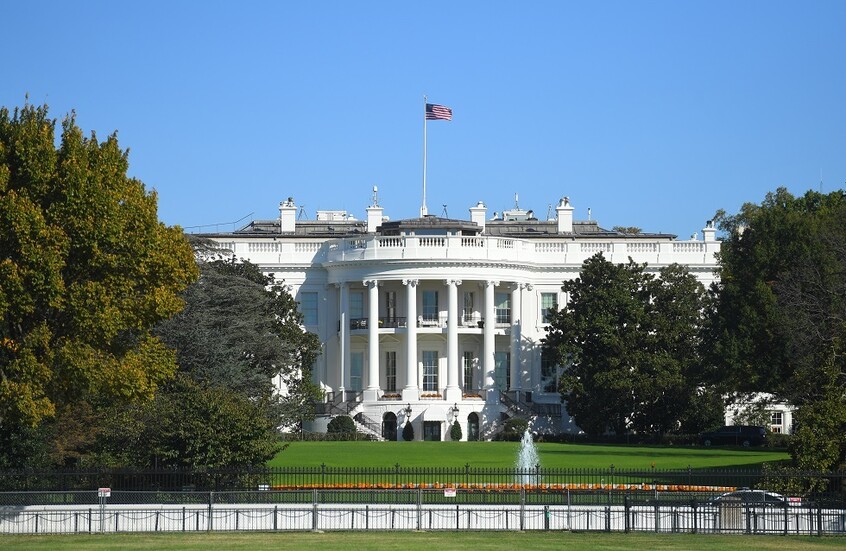 "بلومبرغ": البيت الأبيض يطلب تعزيز الأمن الشخصي بعد مقتل كيرك