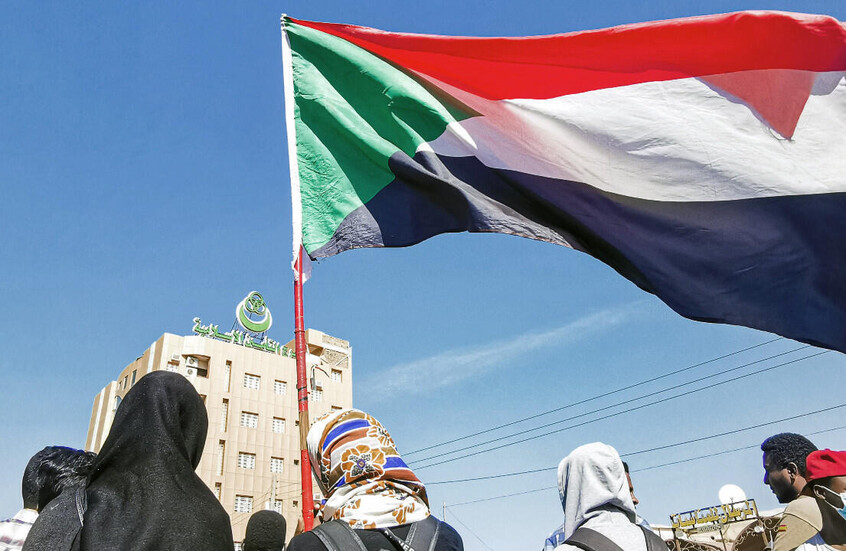 من هدنة إنسانية إلى حكم مدني.. خارطة طريق لإنقاذ السودان بدعم خليجي