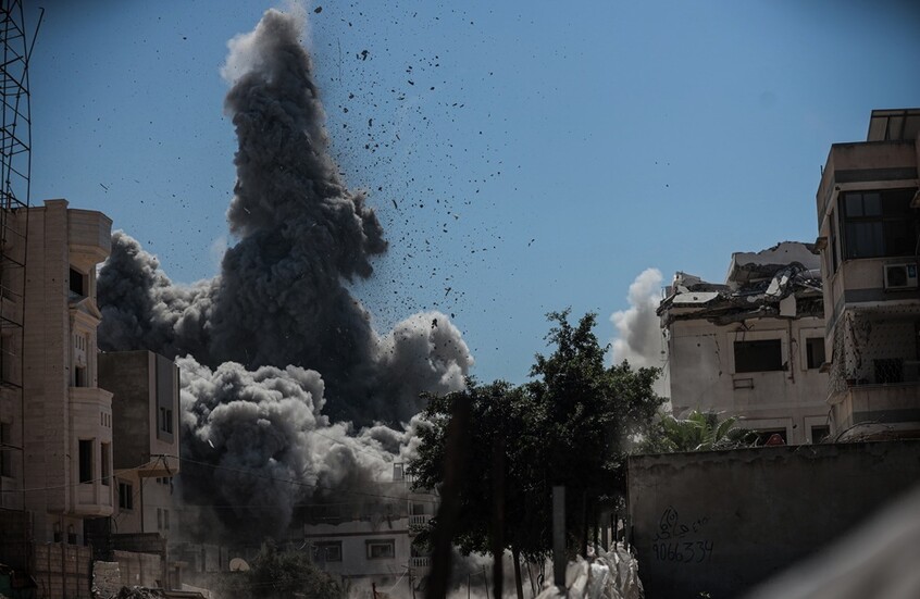 غزة تتحول إلى "أرض قاحلة".. 54 قتيلا منذ الفجر وتحذيرات أممية من مجاعة تقتل الأطفال (صور+ فيديوهات)