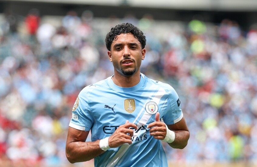 عمر مرموش خارج تشكيلة "ديربي" مانشستر اليوم!.. التشكيلة والقنوات الناقلة