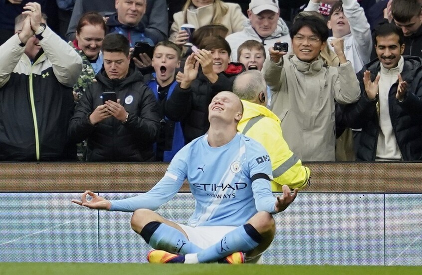 "البلدوزر" هالاند والـ"فيل" يروضان "الشياطين الحمر" في "ديربي" مانشستر