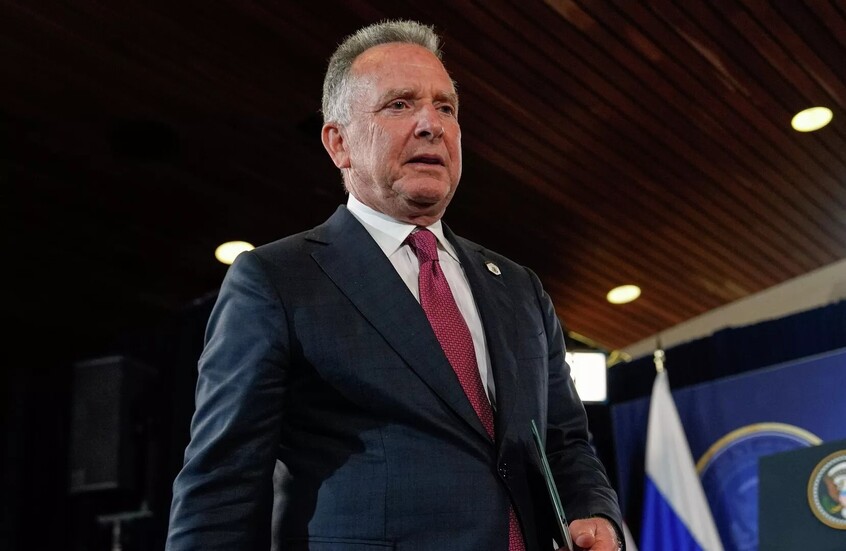 بلومبرغ: ويتكوف يبيع حصته في شركته العقارية لتفادي تضارب المصالح