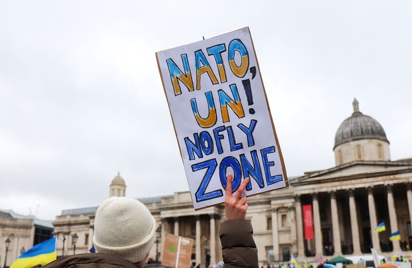 مستشار سابق للبنتاغون يحذر من تدخل "الناتو" في نزاع أوكرانيا مذكّرا بتصريح بوتين