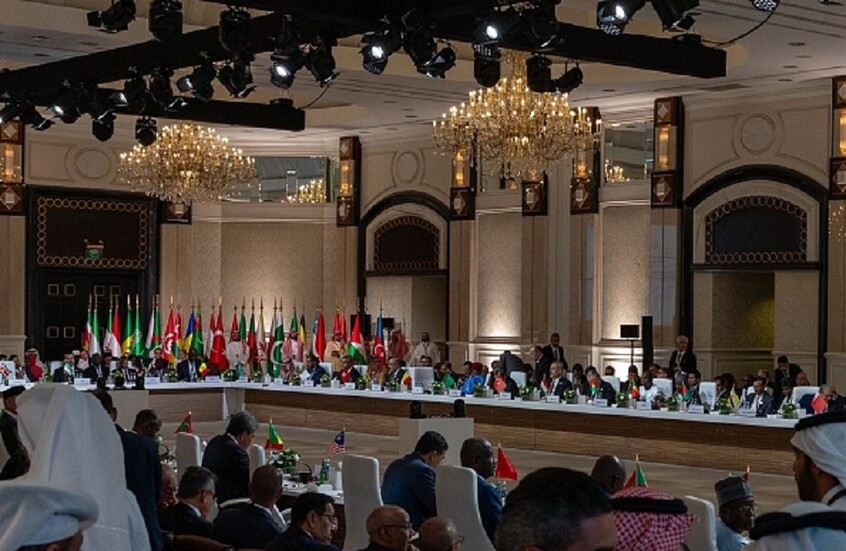 وزير خارجية إيران: جئت إلى الدوحة برسالة واضحة