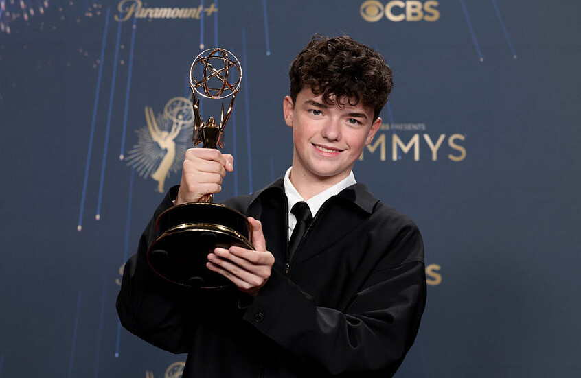 نجومية مبكرة.. أوين كوبر أصغر فائز بالإيمي عن أداء استثنائي في "المراهقة"