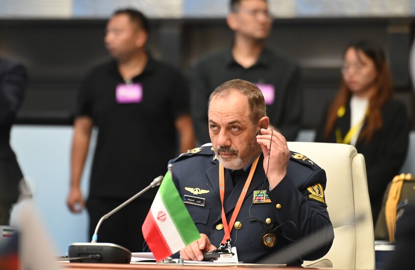 وزير الدفاع الإيراني يتحدث عن "مؤامرة ضد العالم"