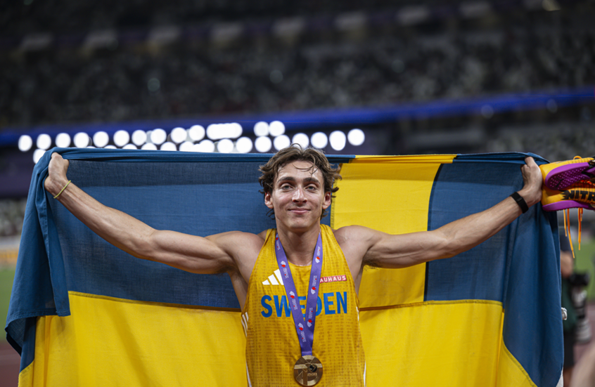 دوبلانتس يحقق المستحيل.. أول إنسان في التاريخ يكسر حاجز 6.30 مترا في القفز بالزانة (فيديو)