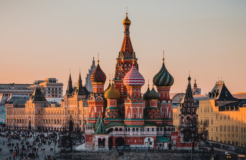 روسيا تعلن عن مئات المنح الدراسية للطلبة المصريين