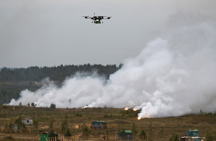 روسيا.. مناورات "الغرب-2025" تشهد تدريبات مكثفة على استخدام الطائرات المسيّرة والروبوتات