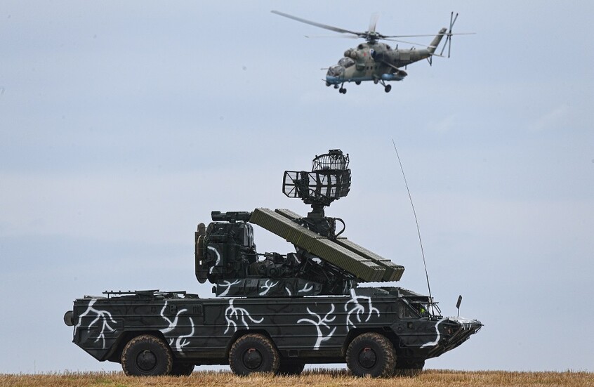 "نيويورك تايمز" تصف مشاركة المراقبين الأمريكيين في مناورات "الغرب-2025" بأنها "منعطف ملحوظ"