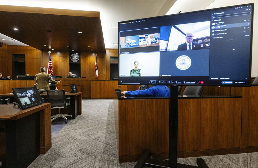 المتهم باغتيال تشارلي كيرك يمثل أمام المحكمة لأول مرة..(فيديو)