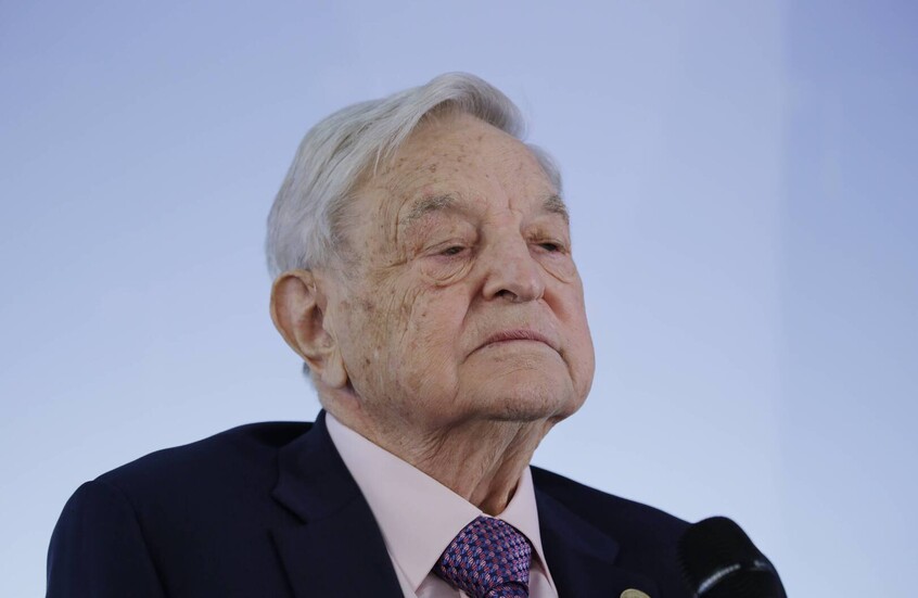 "لن نسمح بتمزيق أمريكا": لماذا يسعى ترامب لمحاكمة سوروس؟