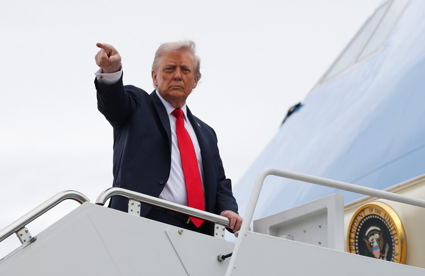 موقف مثير في أجواء نيويورك.. اقتراب أكثر من اللازم من طائرة ترامب وصراخ على الطيارين (فيديو)