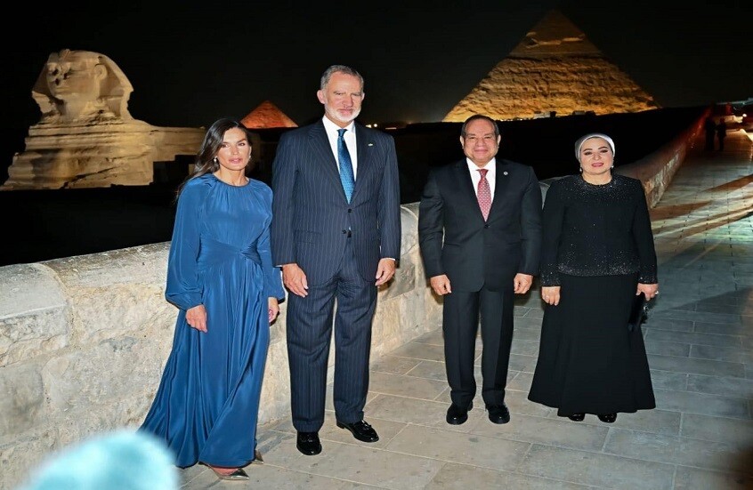 مصر.. السيسي يصطحب ملك إسبانيا وزوجته في جولة بمنطقة الأهرامات التاريخية