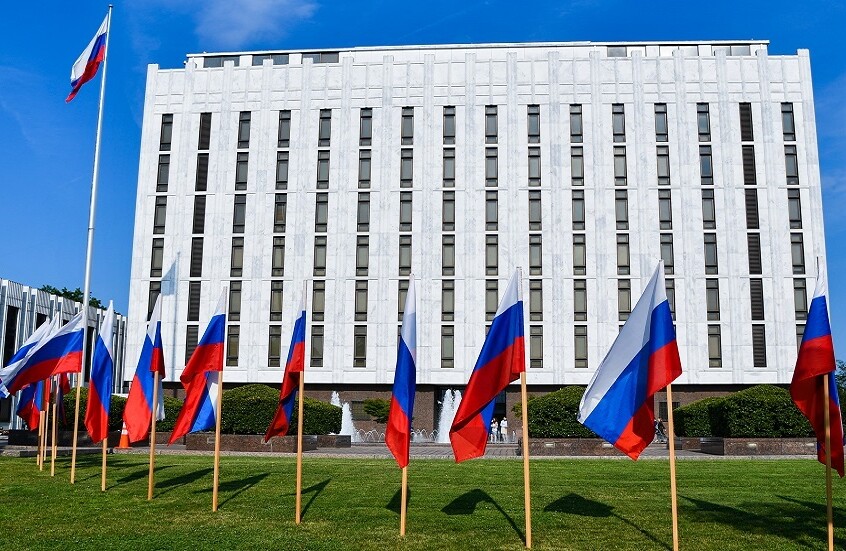 موسكو ترفض مزاعم ضلوعها في نشر معلومات مضللة حول اغتيال تشارلي كيرك