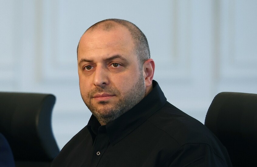 منظمة: عائلة وزير الدفاع الأوكراني السابق تمتلك عقارات في الولايات المتحدة