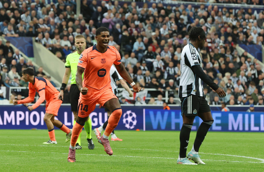 برشلونة يعود بفوز ثمين من ملعب مضيفه نيوكاسل في مستهل مشواره بدوري الأبطال