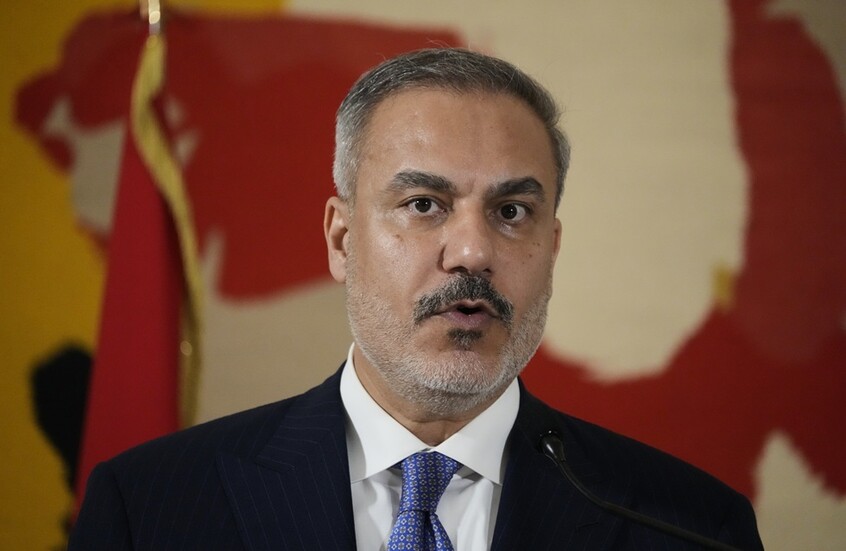وزير الخارجية التركي محذرا: سوريا في خطر