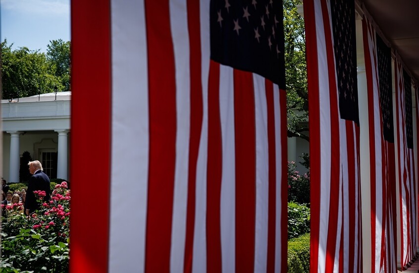 أعضاء في مجلس الشيوخ الأمريكي يقدمون مشروع قانون لإرسال الأصول الروسية المجمدة إلى كييف