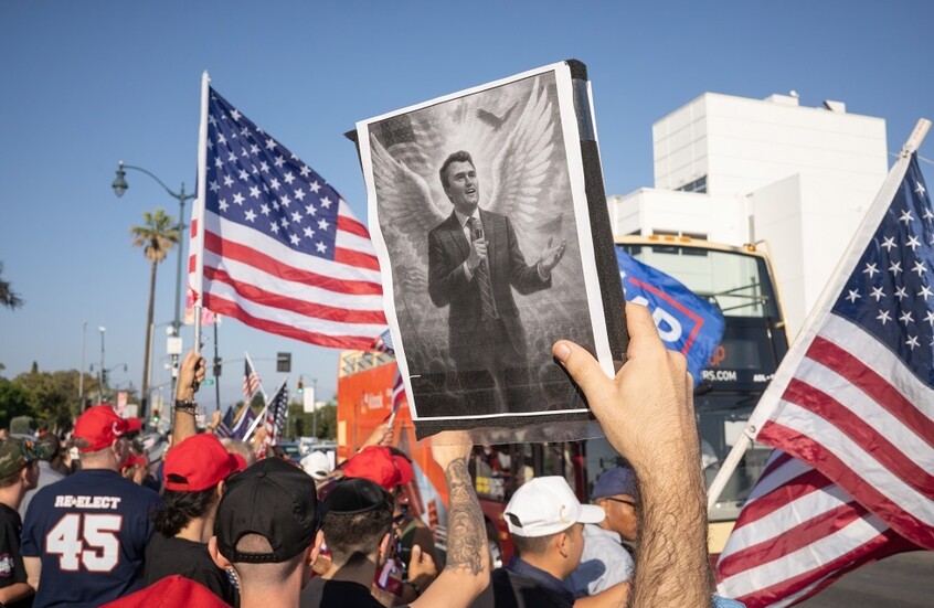 "واشنطن بوست": اعتقال مسلح في موقع إقامة حفل تأبين تشارلي كيرك