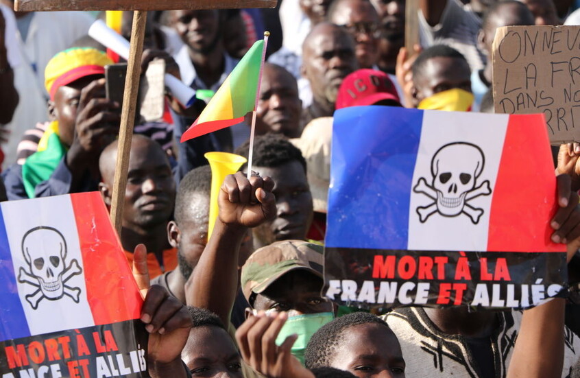 فرنسا تلوح بورقة التأشيرات ضد مالي