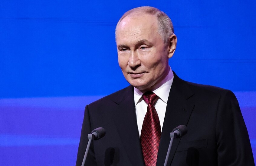 بوتين يهنئ رئيس أوسيتيا الجنوبية بيوم الجمهورية