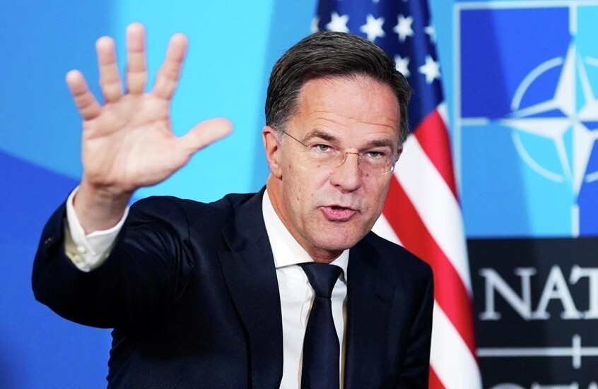 استخباراتي أمريكي سابق: تعامل الناتو مع حادثة الطائرة في إستونيا يشبه رد فعل "مشعل الحرائق"