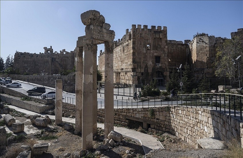 وزارة الثقافة اللبنانية تنفي وجود أي أسلحة تعود لأحزاب في قلعة بعلبك