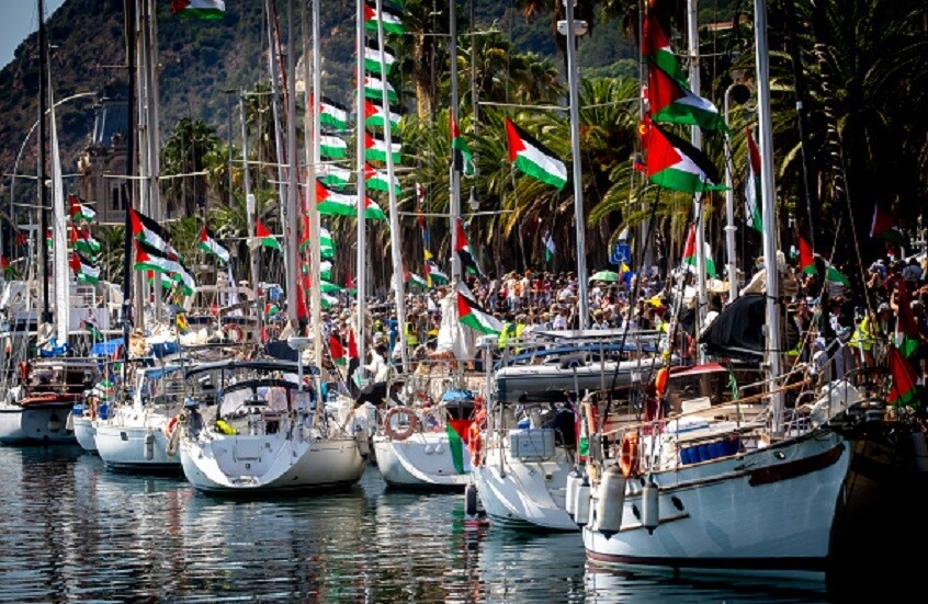 اللجنة الدولية لكسر الحصار عن غزة: رصد مسيرات تحلق بشكل متكرر فوق سفن أسطول الصمود