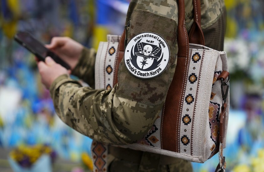 خبير كولومبي: أوكرانيا تجند عمدا مسلحين من الجماعات المسلحة وتجار المخدرات