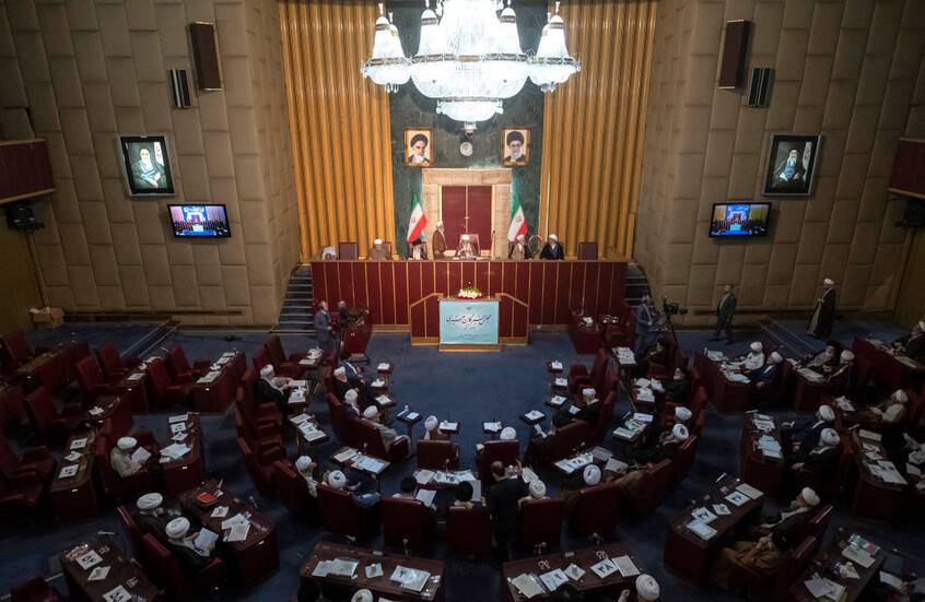 نواب إيرانيون يطالبون بتغيير العقيدة الدفاعية للبلاد في المجال النووي