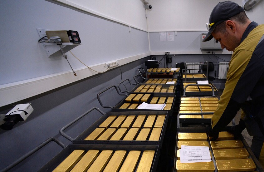 الذهب يسجل مستوى قياسيا