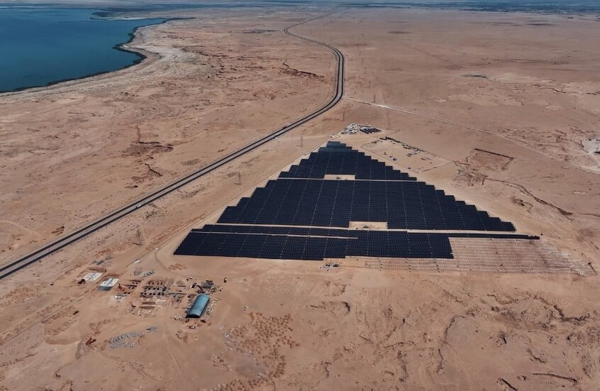 العراق يفتتح أول محطة للطاقة الشمسية (صور)