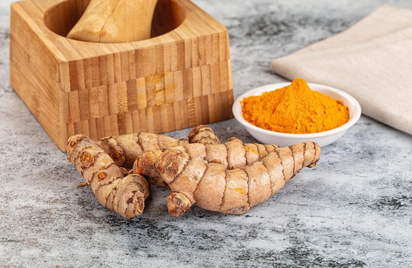 فوائد الكركم في علاج التهاب الأمعاء