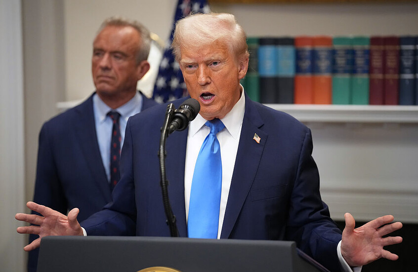 ترامب يشير إلى دولة "لا تعرف مرض التوحد" ويكشف الأسباب (فيديو)