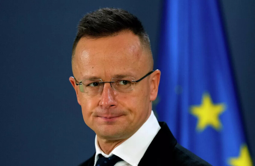 وزير الخارجية الهنغاري يرفض تدخل بروكسل ويؤكد التزامه بالحوار الدبلوماسي مع روسيا وبيلاروس